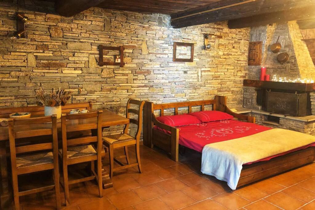 Monolocale Rustico Di Montagna Apartman Antey-Saint-André Kültér fotó